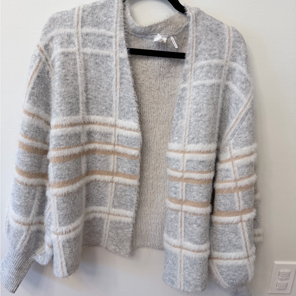 Anthropologie AKEMI + KIN Cozy Gray and Cream Plaid Women's Sweater